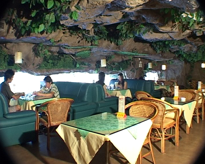 廣州新塘水簾洞熱帶雨林餐廳（假山溶洞造景工程）