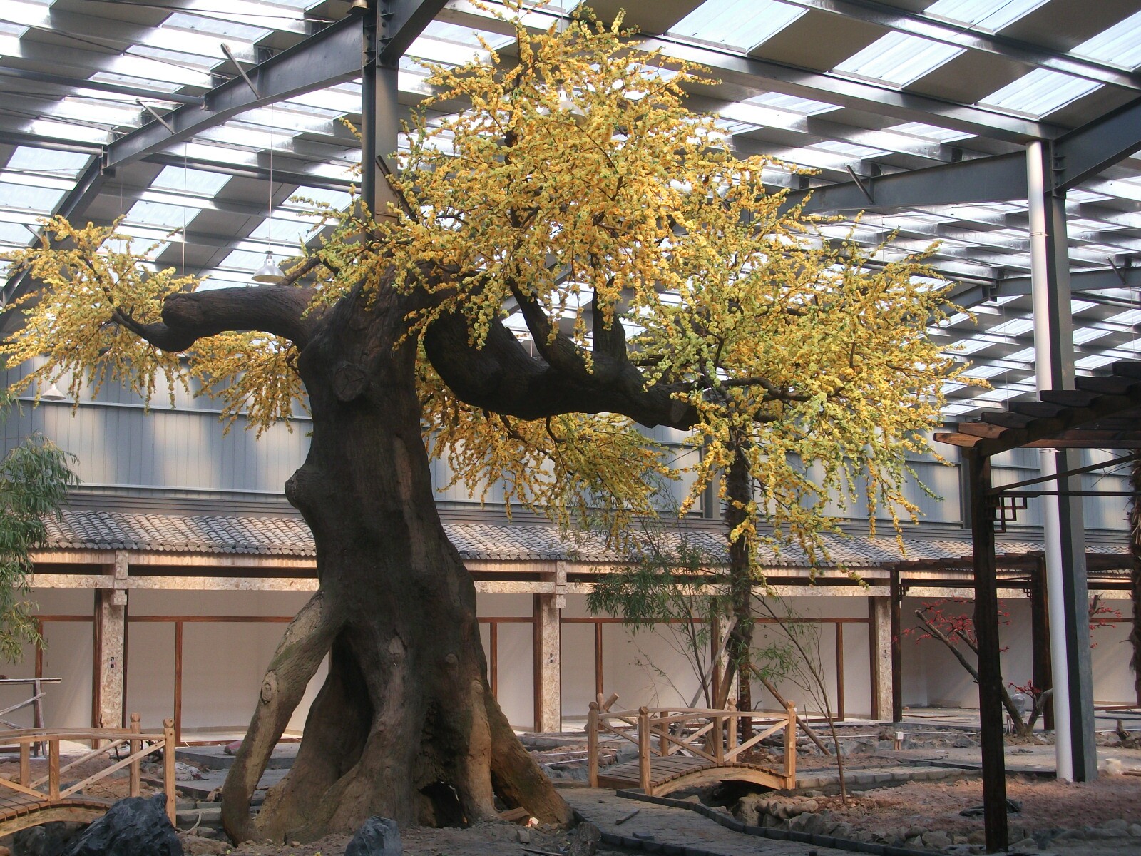 浙江常州三勤生態(tài)酒店仿真桃花樹工程 浙江常州三勤生態(tài)酒店仿真桃花樹工程