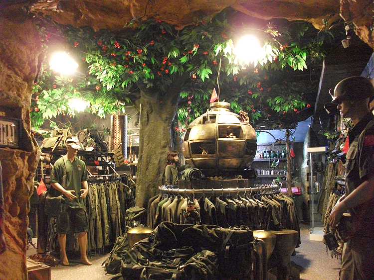 香港軍味兒服飾包柱仿真樹連鎖工程 香港軍味兒服飾包柱仿真樹連鎖工程